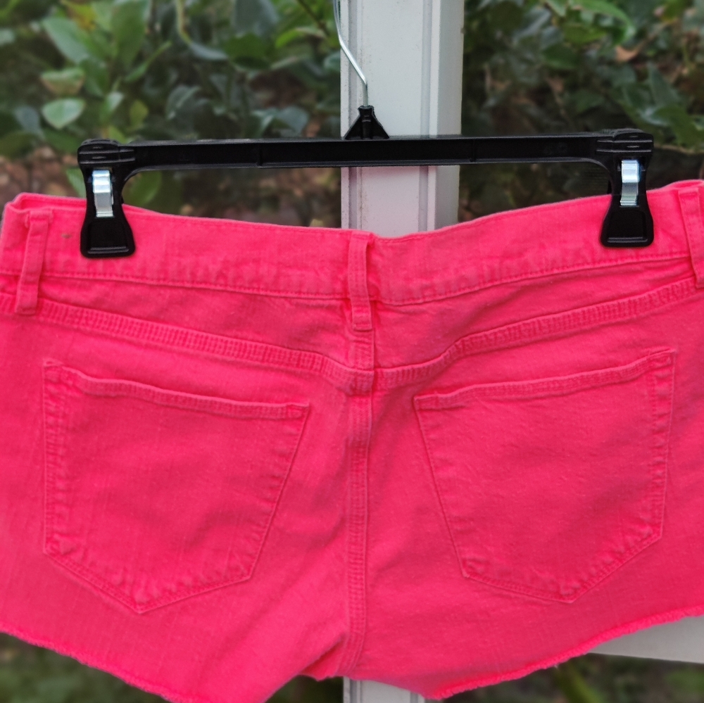 Madewell fuchsia fringed jean shorts - Picture 5 of 8